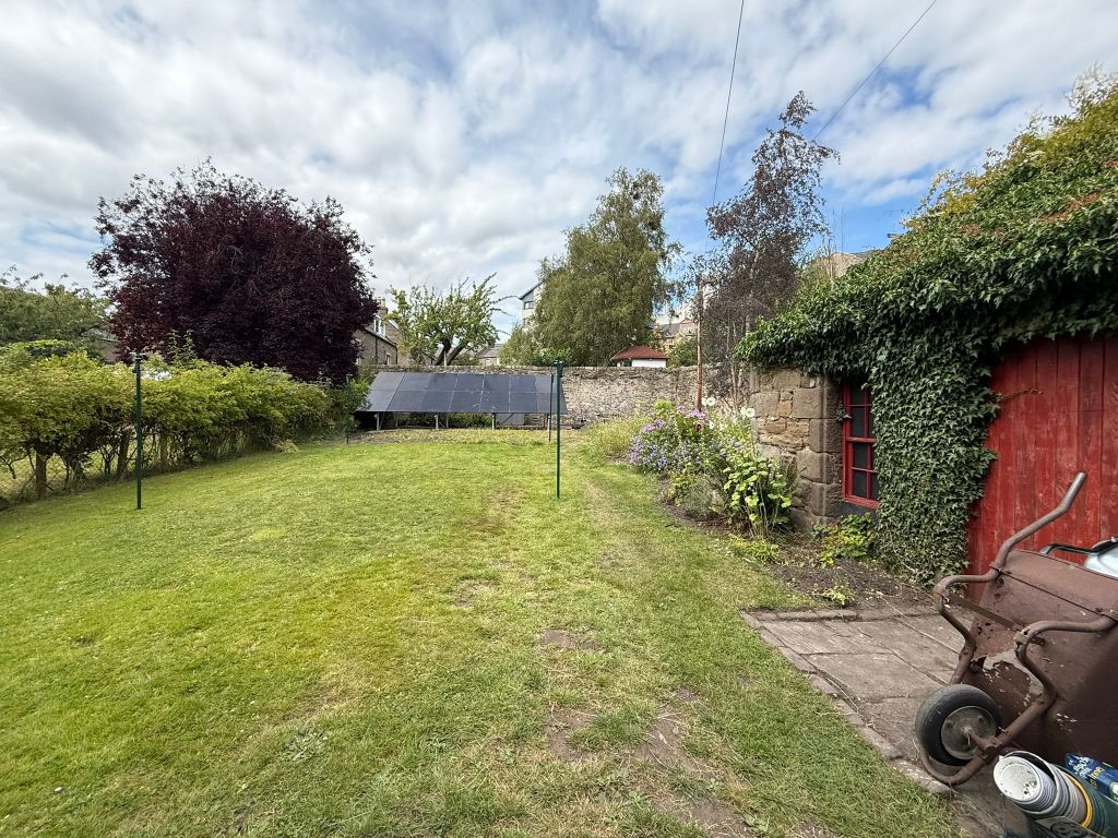 Property photo 3 of 16 A323Eb69-0987-4488-8d61-012F1857F050