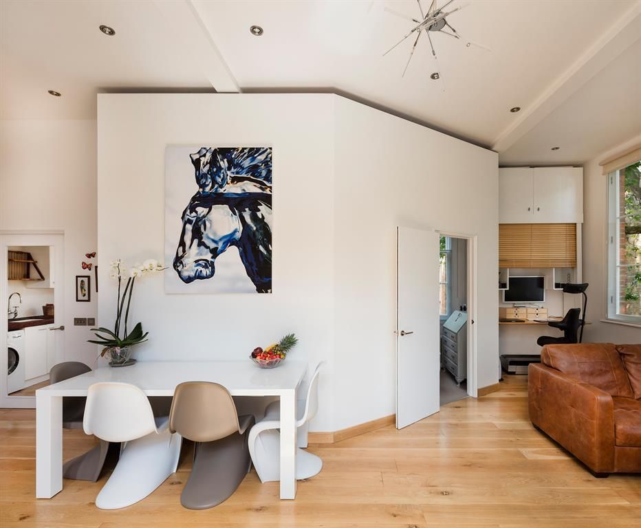 Property photo 3 of 10 Hoxton St Lounge 5.Jpg