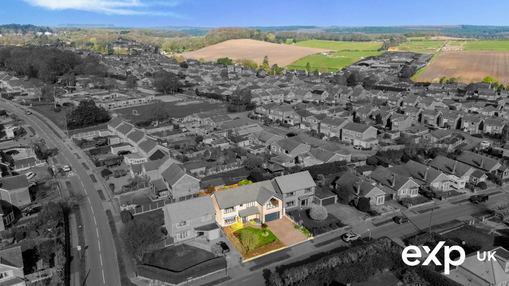 Property photo 2 of 41