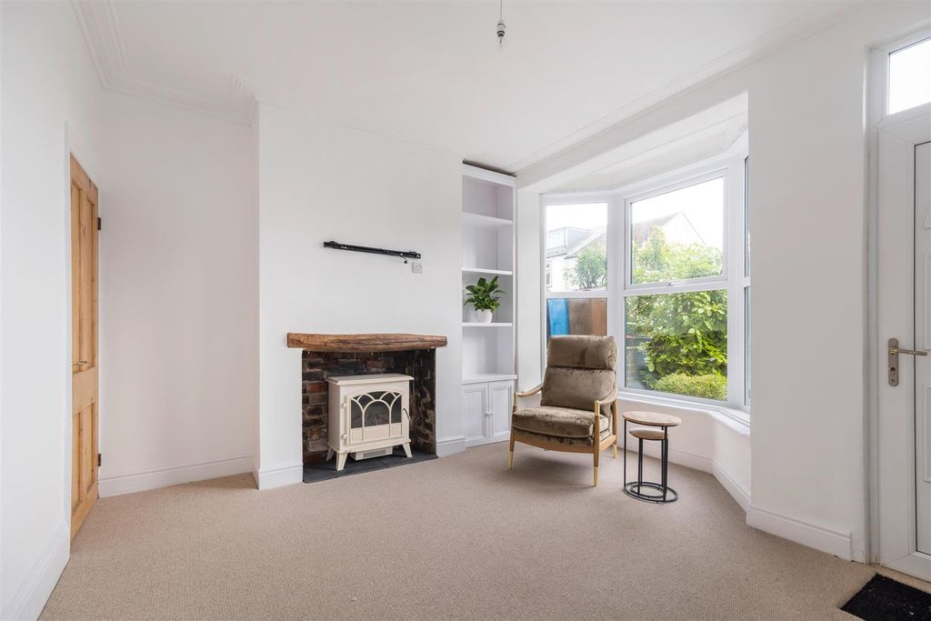 Property photo 2 of 17 Untitled (8 Of 17).Jpg