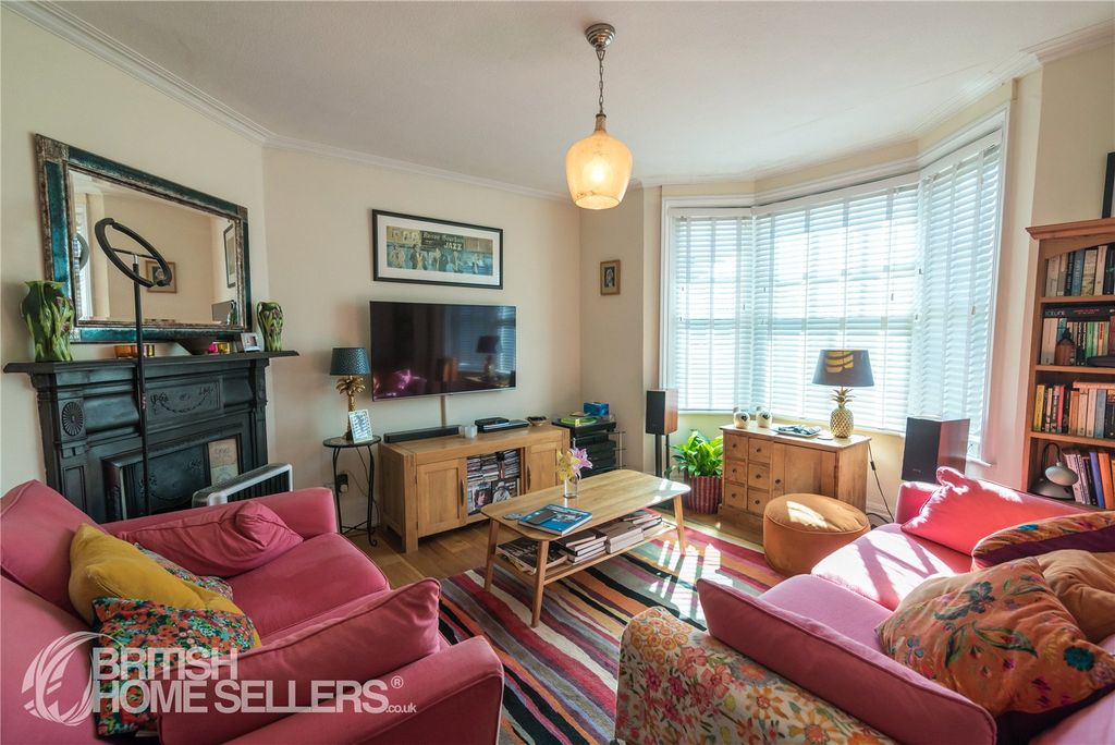 Property photo 2 of 17 Picture No. 16