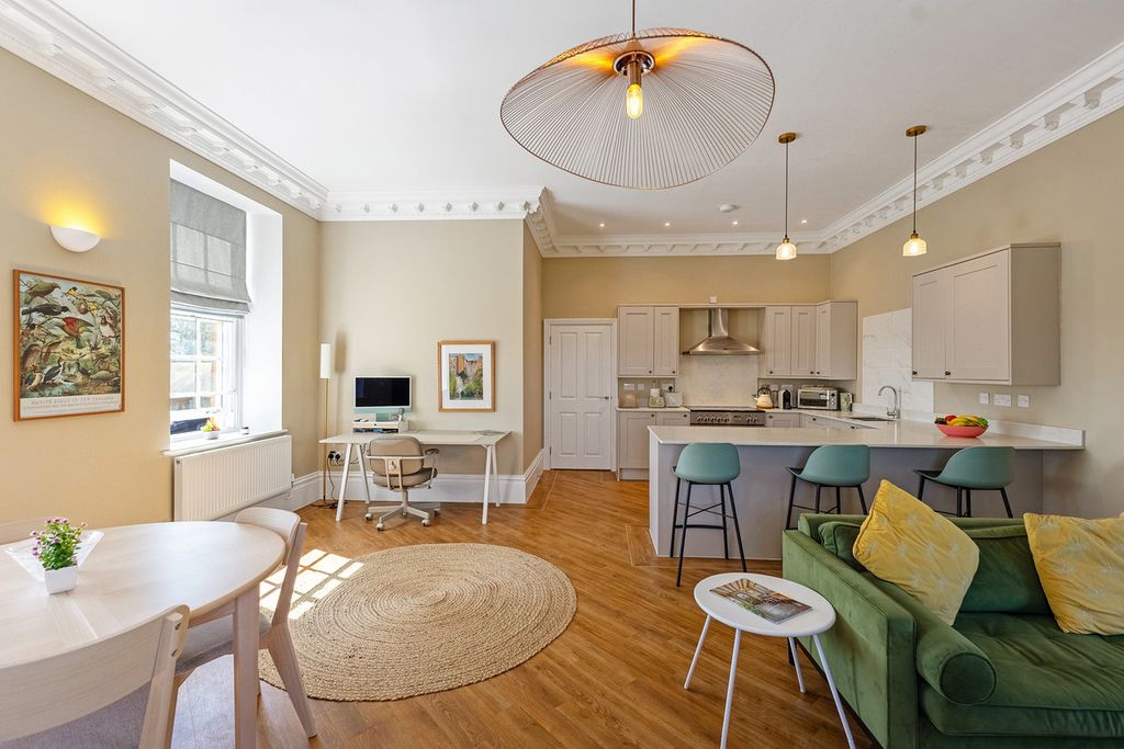 Property photo 1 of 28