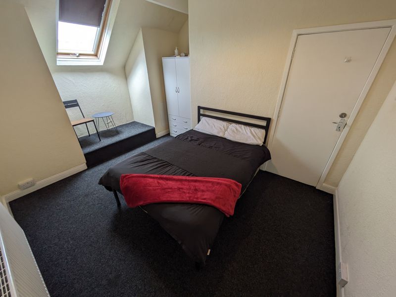 Property photo 1 of 7 Photo 8