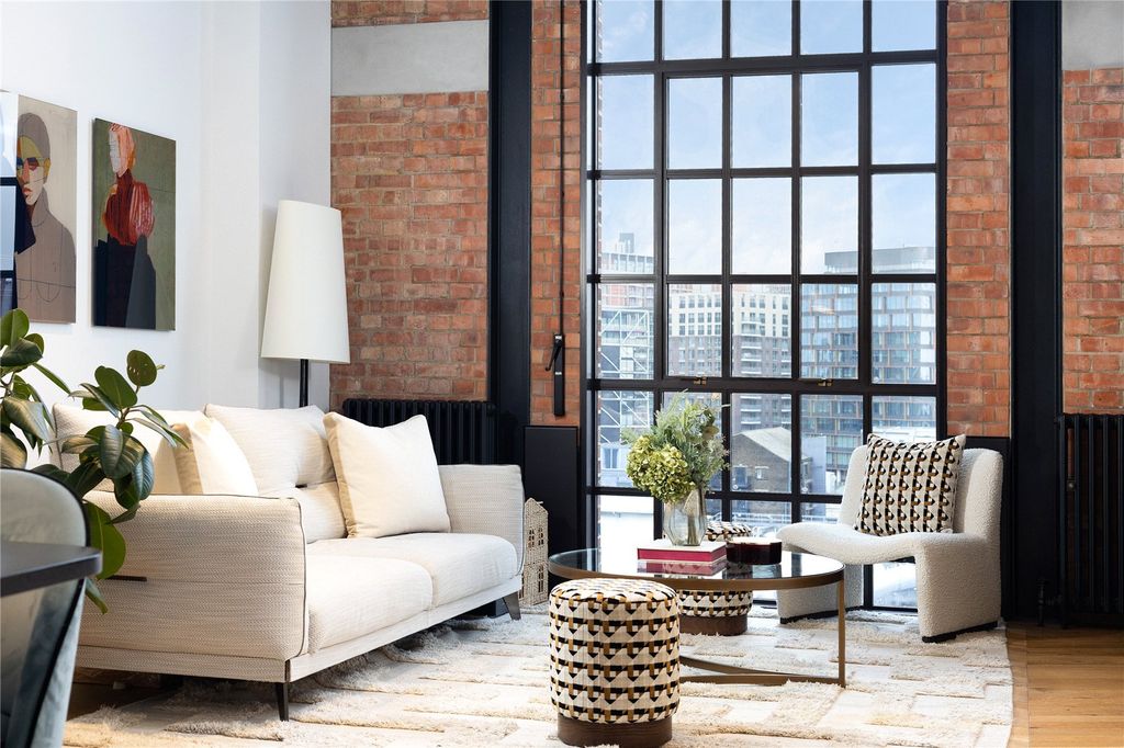 Property photo 2 of 13 Reception