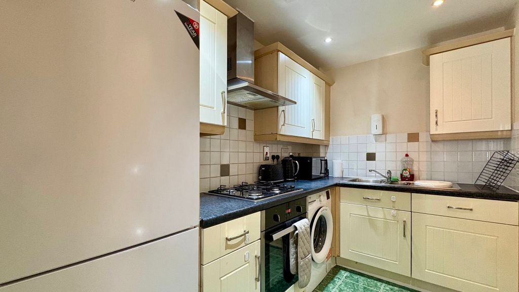 Property photo 2 of 14 Kitchen