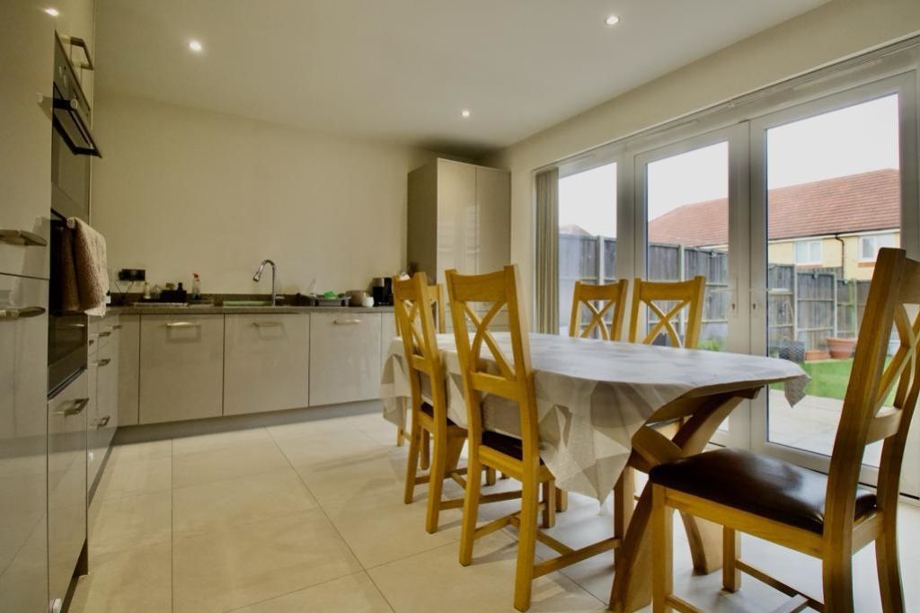 Property photo 3 of 11 Kitchen Diner
