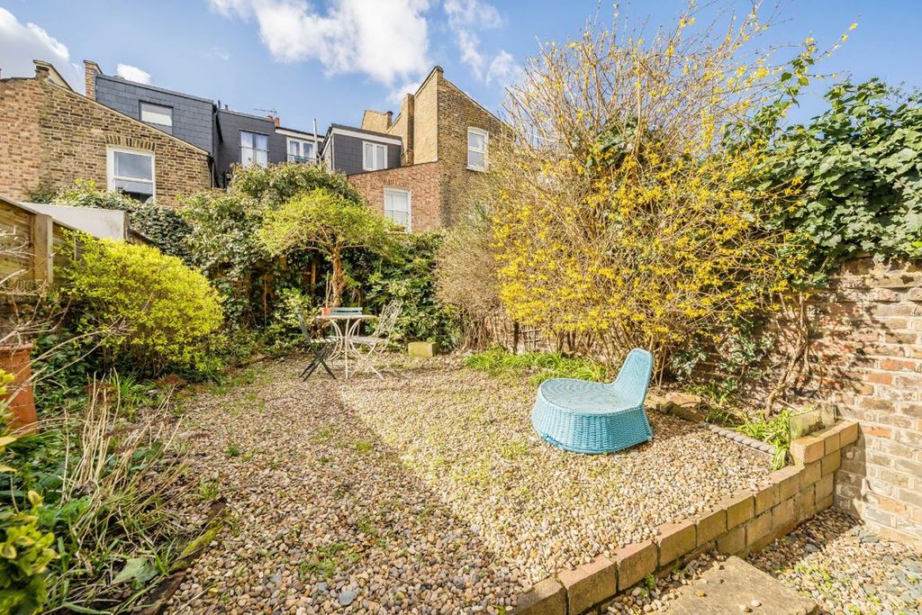 Property photo 3 of 14