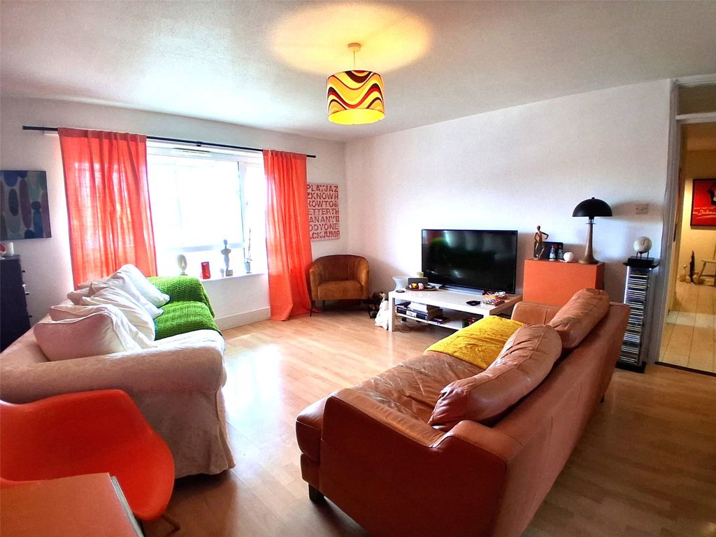 Property photo 2 of 11 Picture No. 12