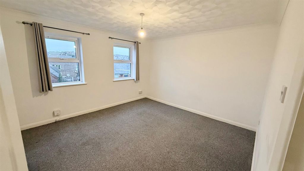 Property photo 3 of 10 Living Dining Room.Jpg