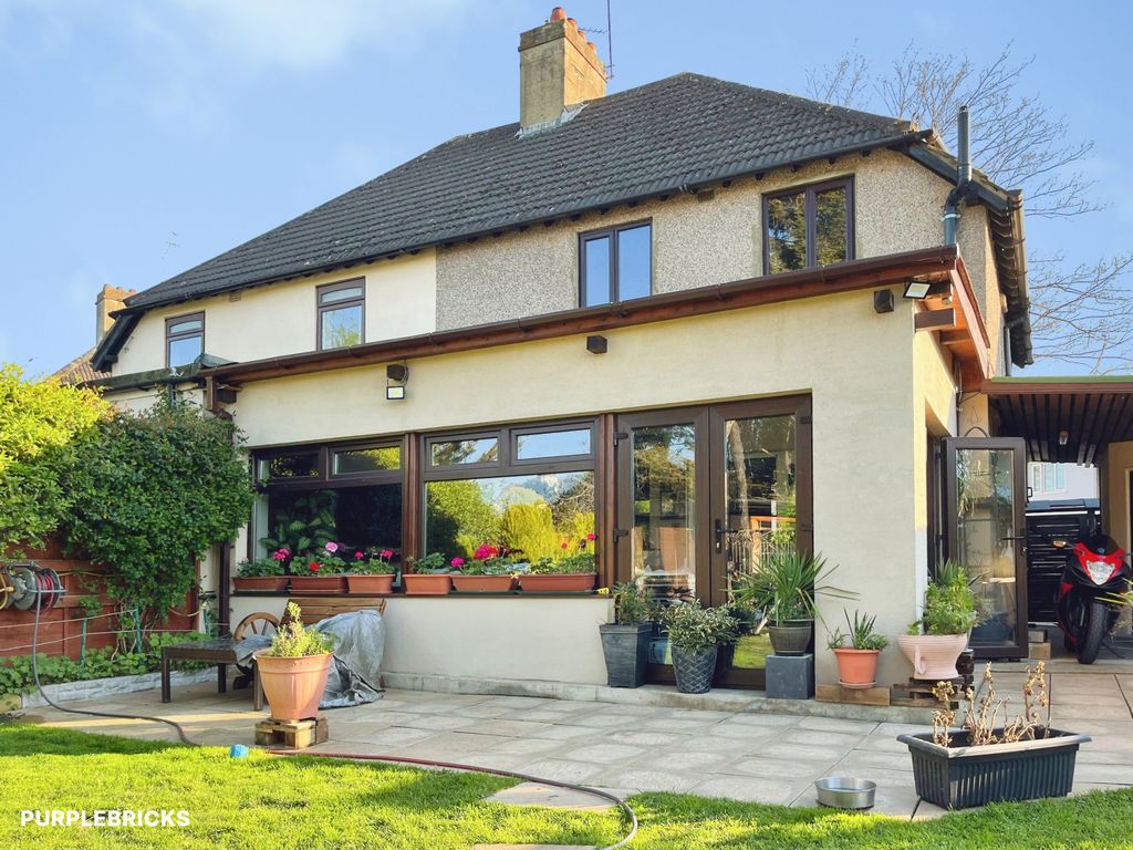 Property photo 3 of 33