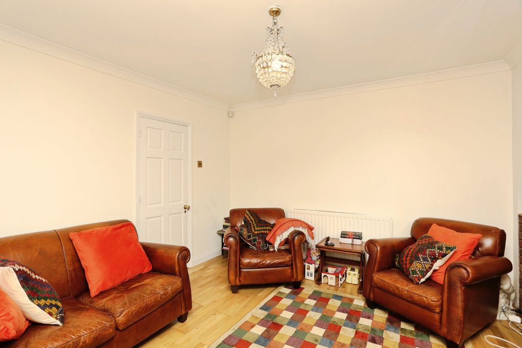 Property photo 3 of 20