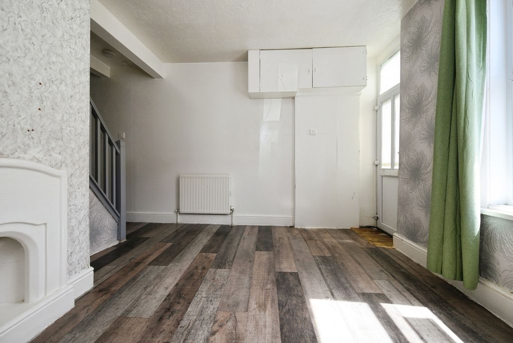 Property photo 2 of 20 Pbox-Img.Jpg