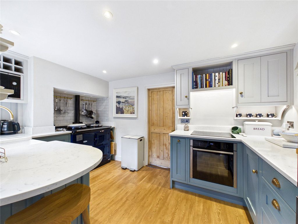 Property photo 2 of 36 Picture No. 05