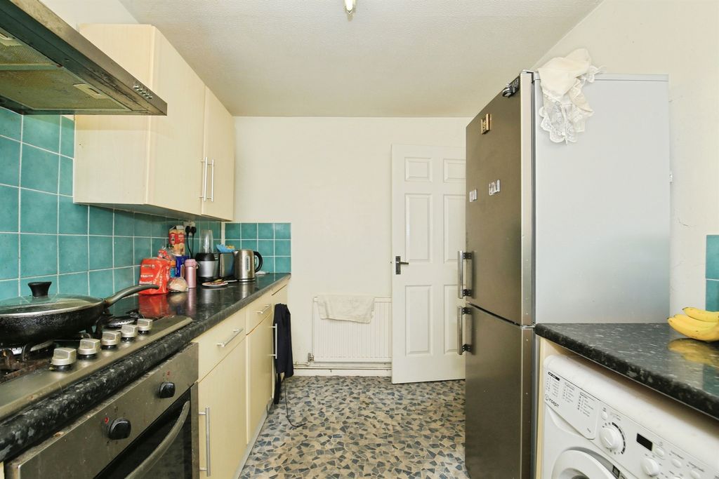Property photo 2 of 13