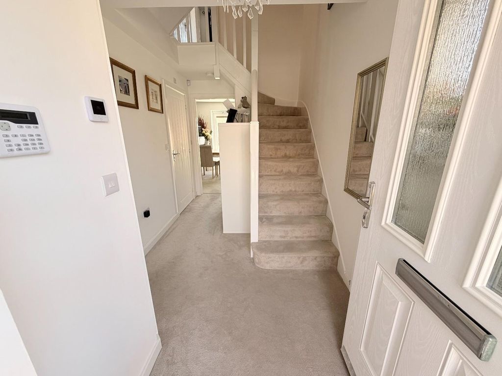 Property photo 3 of 34 Hall