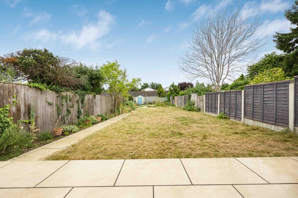 Property photo 2 of 23