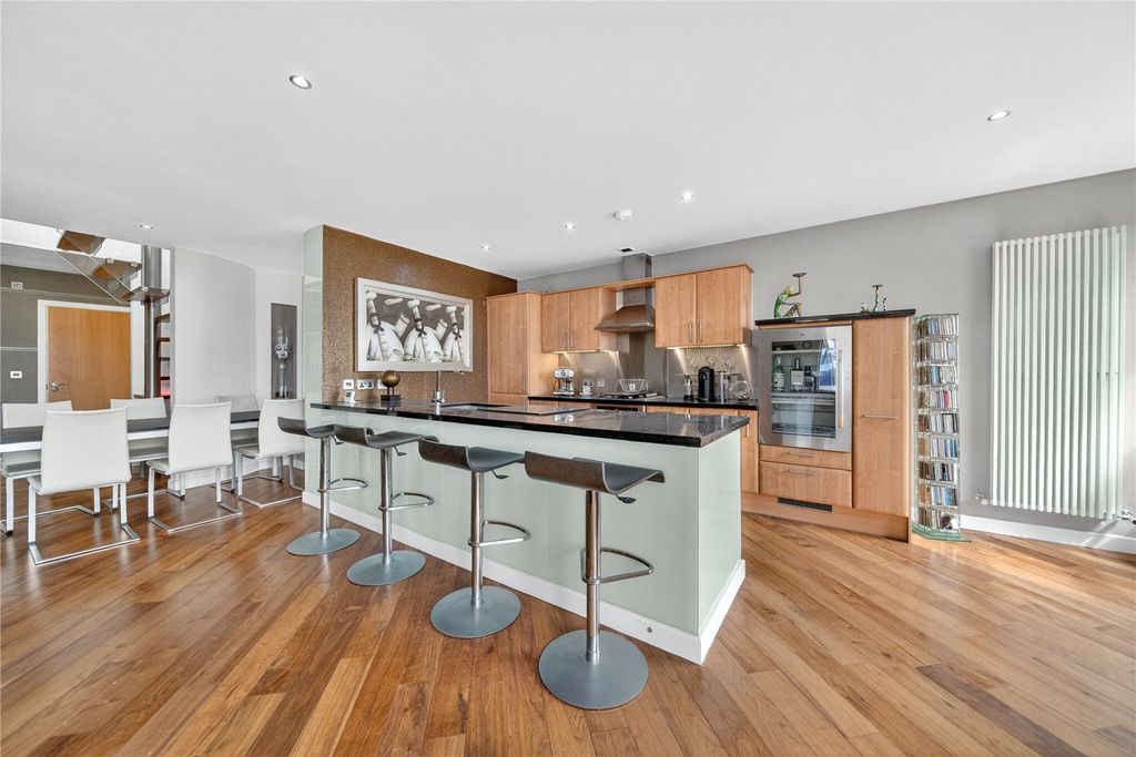 Property photo 3 of 15 Dining Kitchen
