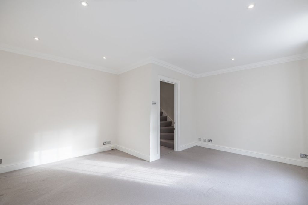 Property photo 2 of 30 Picture No. 04