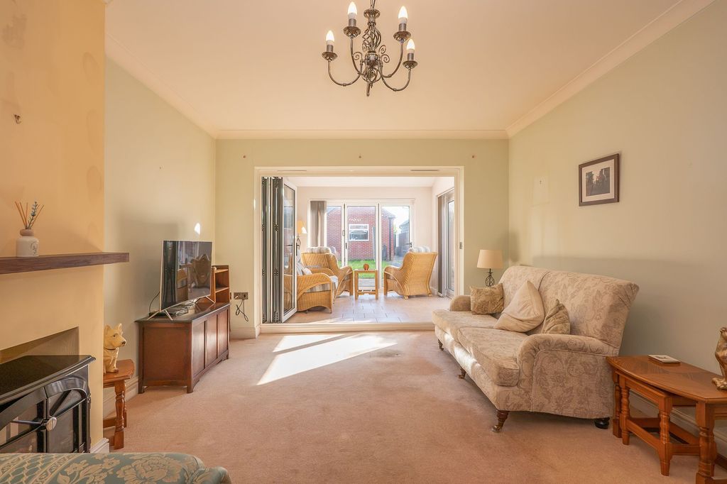 Property photo 3 of 14