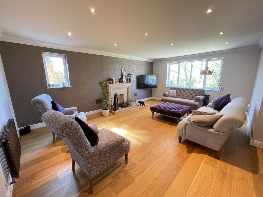 Property photo 2 of 18