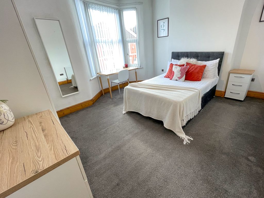 Property photo 3 of 12 File_001