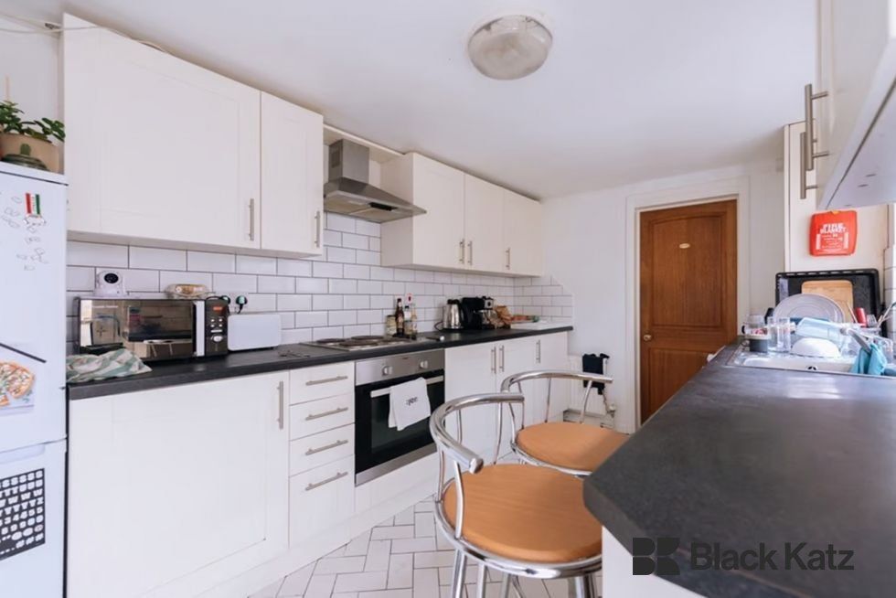 Property photo 1 of 3