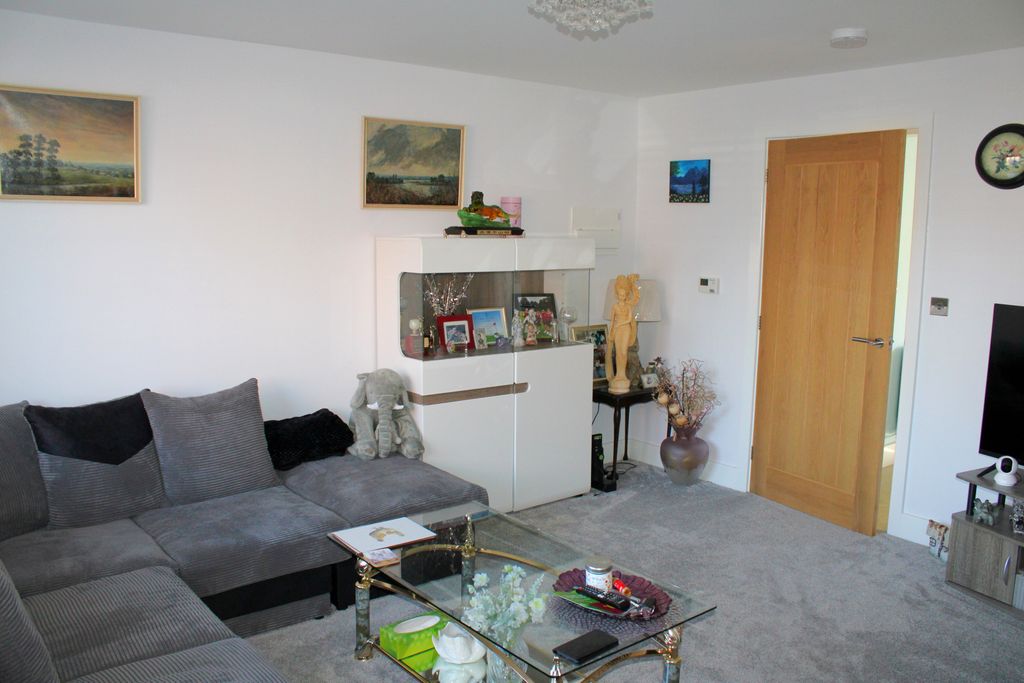 Property photo 2 of 12