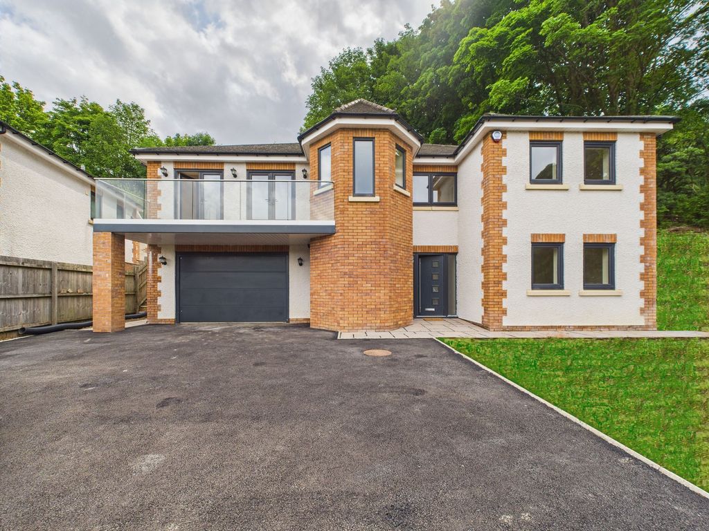 Property photo 1 of 32