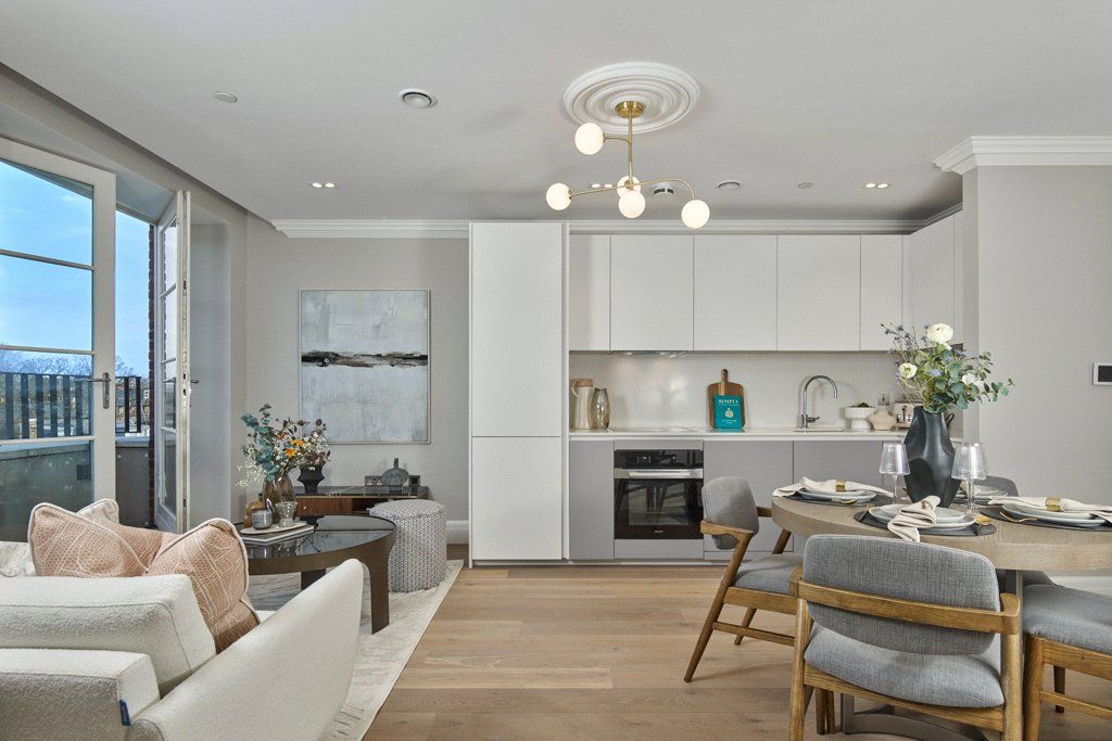 Property photo 3 of 17 Living/Kitchen