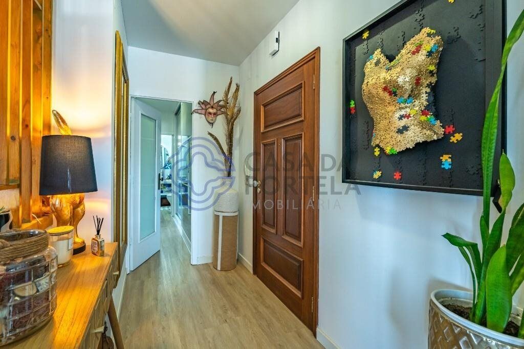 Property photo 3 of 27
