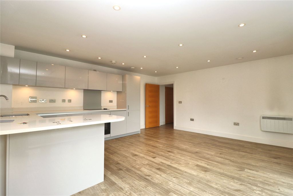 Property photo 3 of 11 Picture No. 24