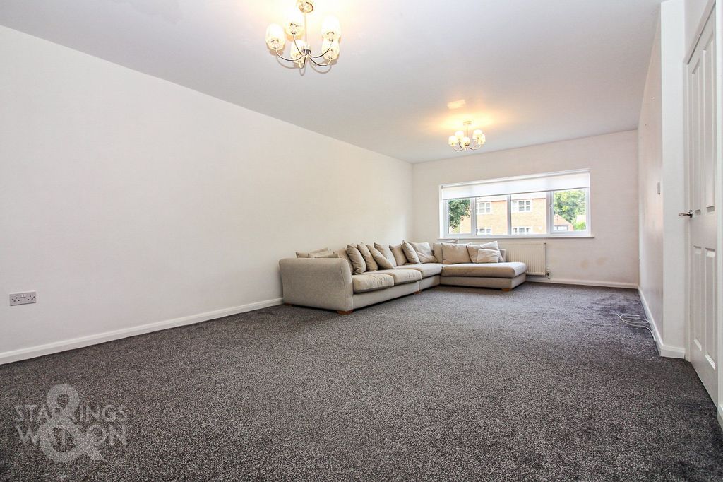 Property photo 2 of 24