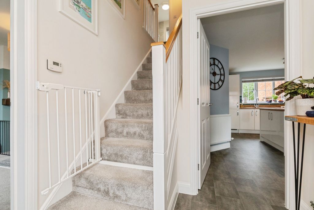 Property photo 3 of 20 Hall