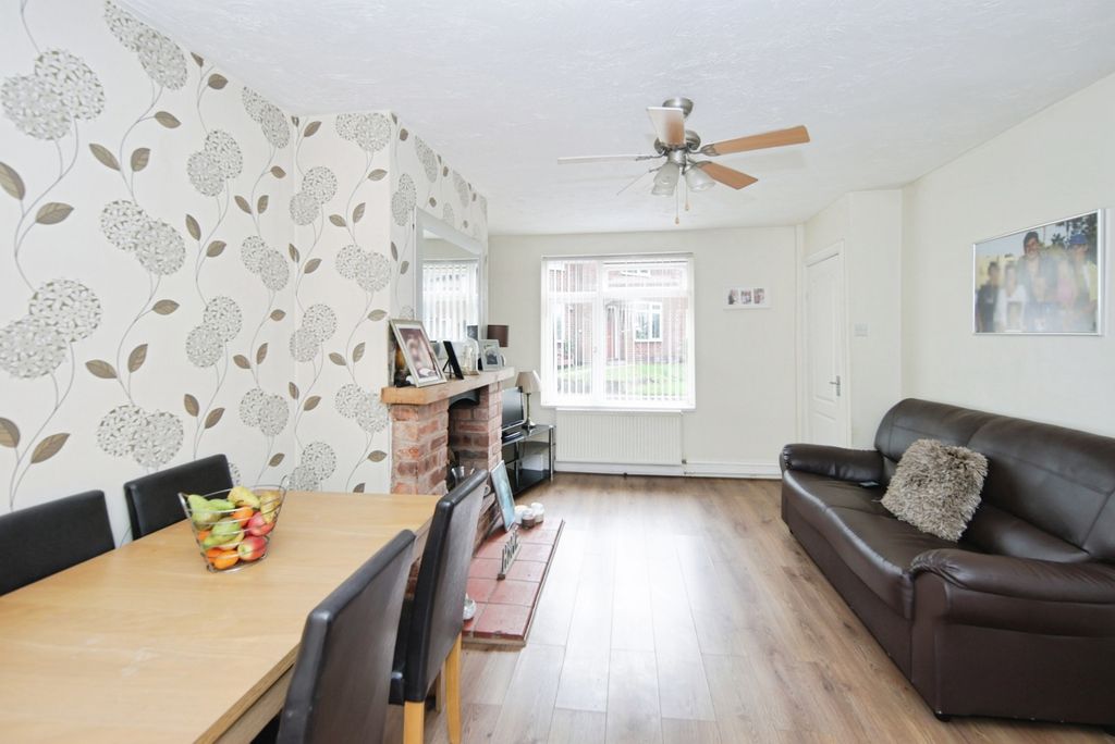 Property photo 3 of 17 Photo