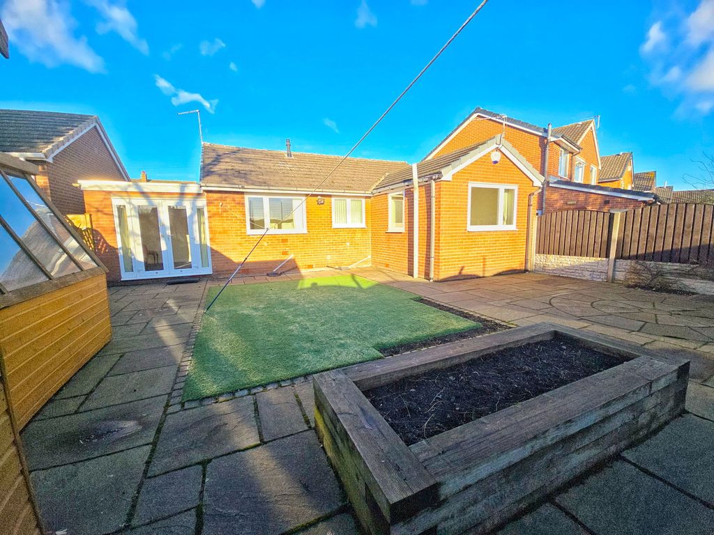Property photo 2 of 20
