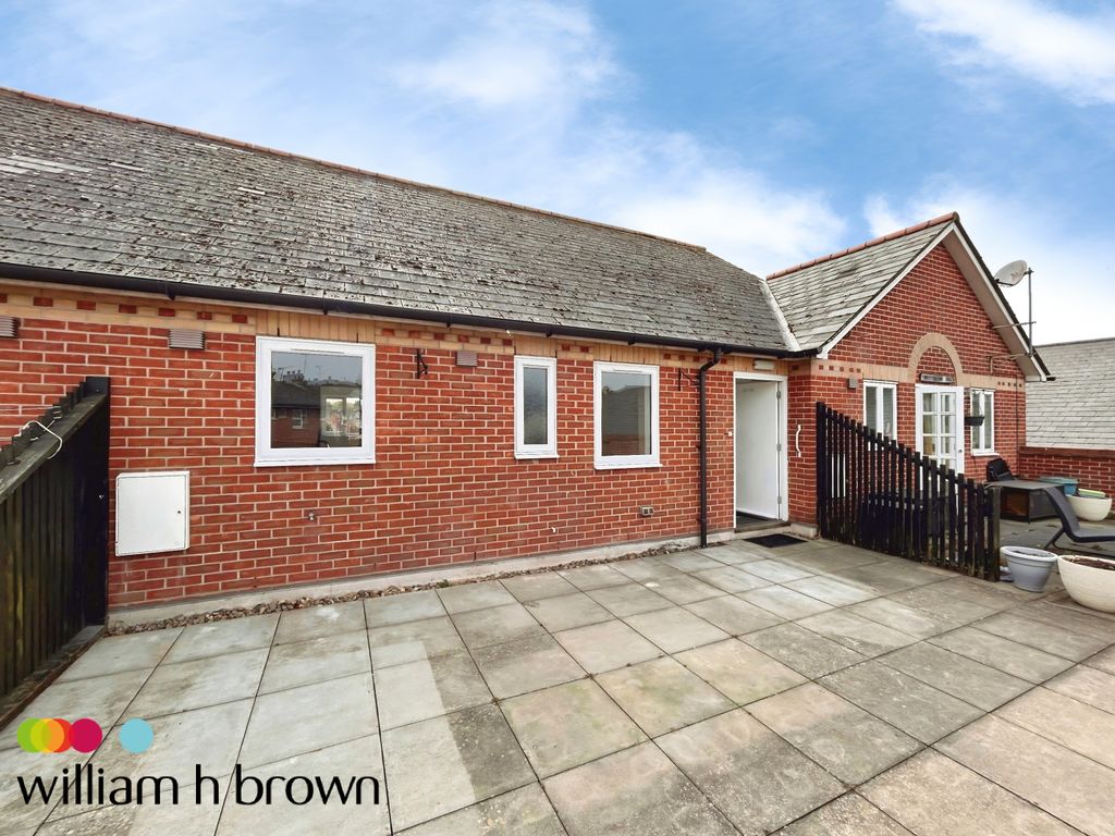 Property photo 1 of 8 Front