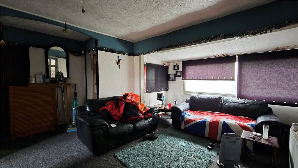 Property photo 3 of 9 Picture No. 05