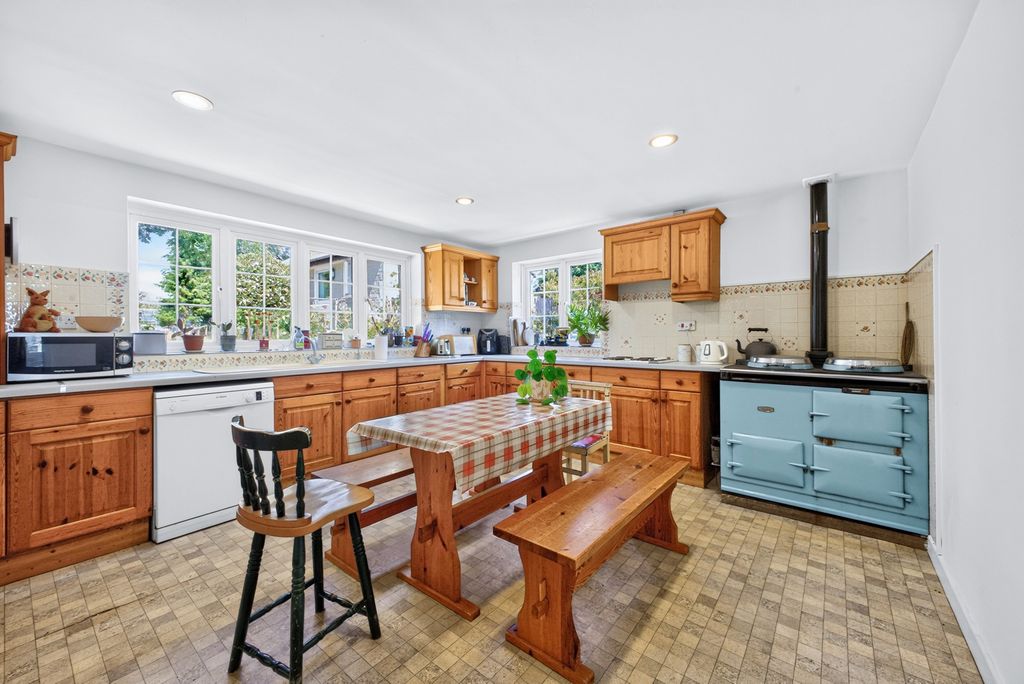 Property photo 2 of 28 Pbox-Img.Jpg