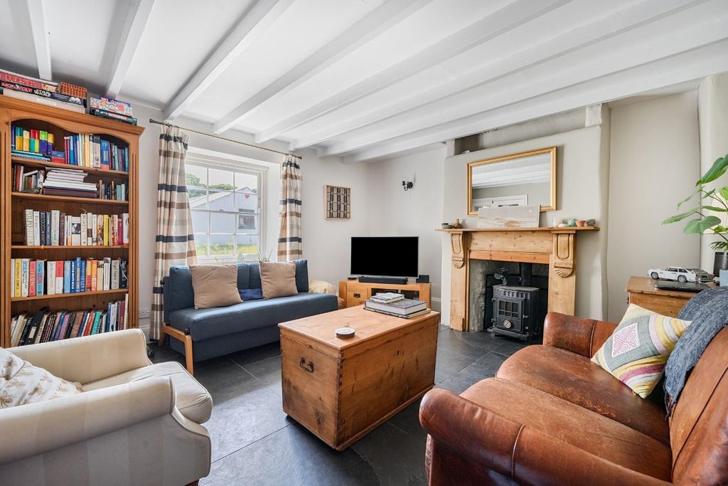 Property photo 3 of 24 Sitting Room