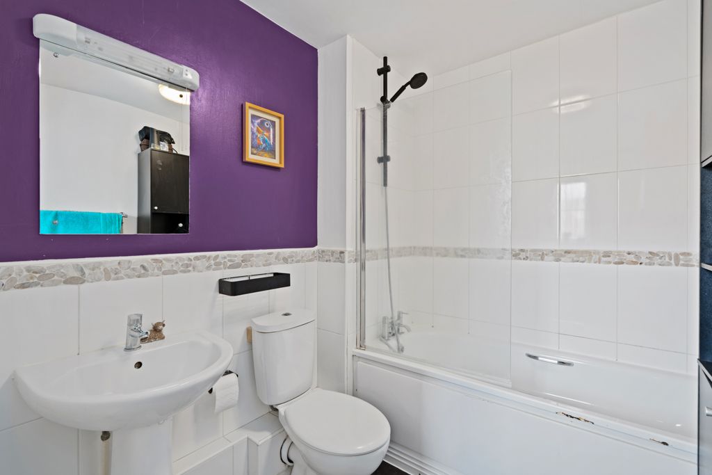 Additional image 12 of 2 bed flat for saleBedford Drive, Fareham PO14
