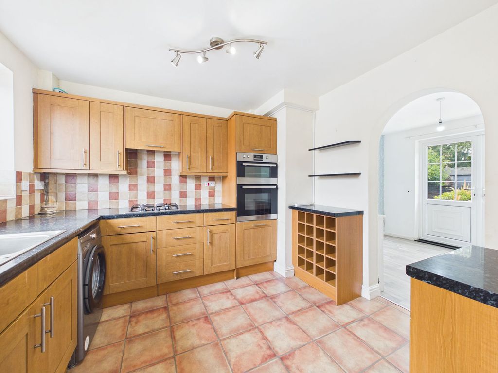 Property photo 3 of 16 Kitchen