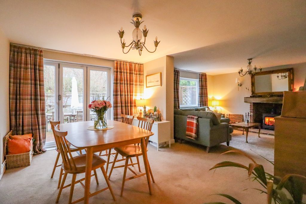 Property photo 2 of 22 4712042