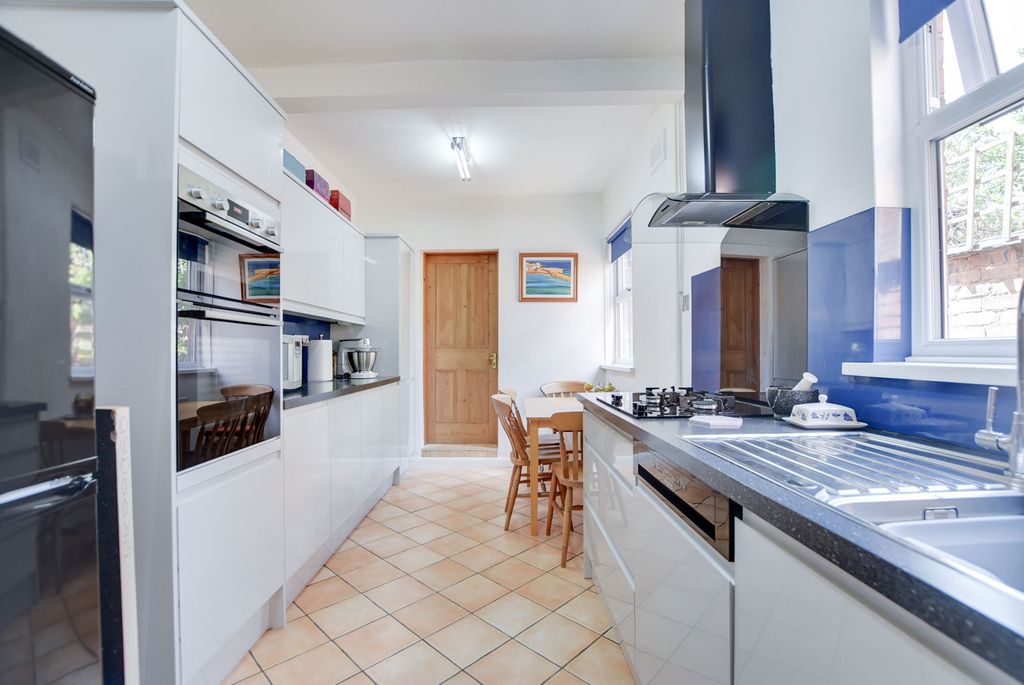 Property photo 1 of 14