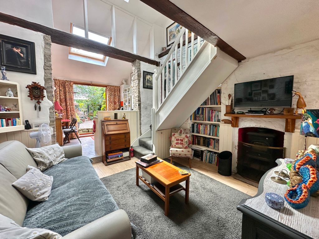Property photo 3 of 11