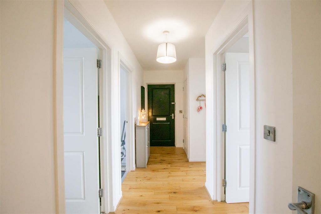 Property photo 3 of 15 Hallway.Jpg