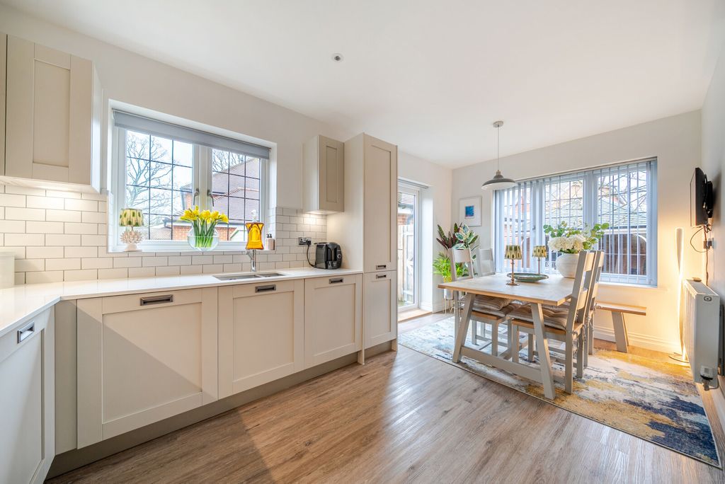 Property photo 3 of 22 Picture 3