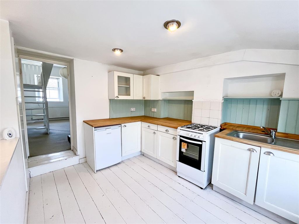 Property photo 2 of 7 Kitchen.Jpg