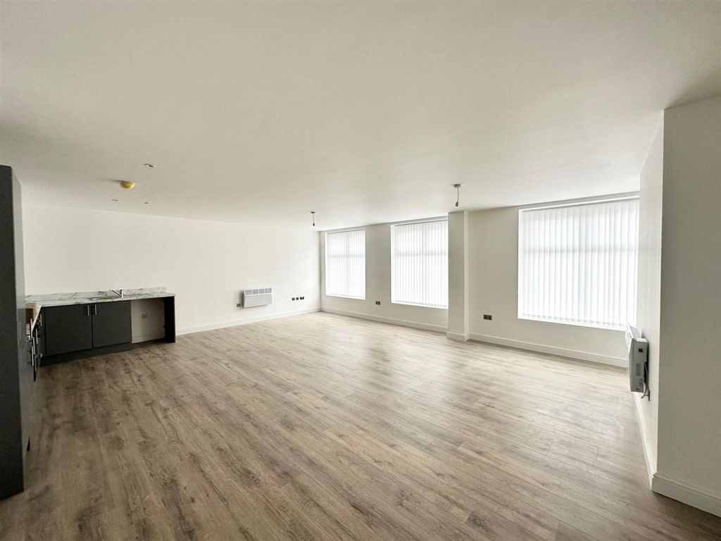 Property photo 2 of 7 Open Plan Lounge / Kitchen