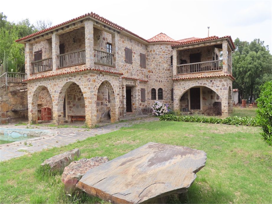 Property photo 1 of 50