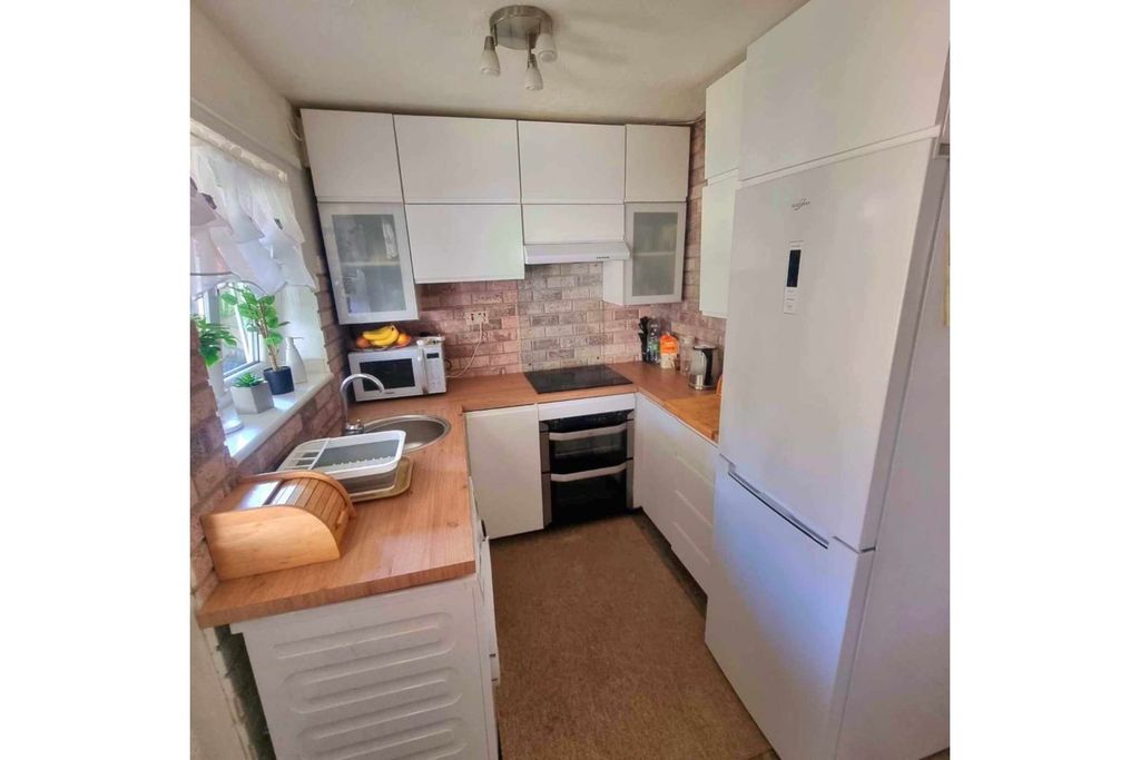 Property photo 3 of 18
